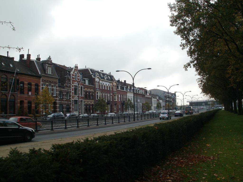Op De Burg Bed & Breakfast Venlo Eksteriør bilde