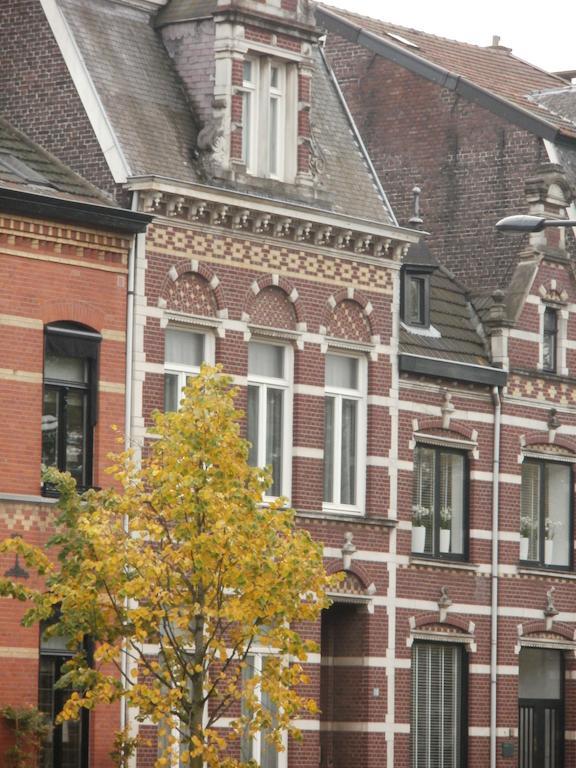 Op De Burg Bed & Breakfast Venlo Eksteriør bilde